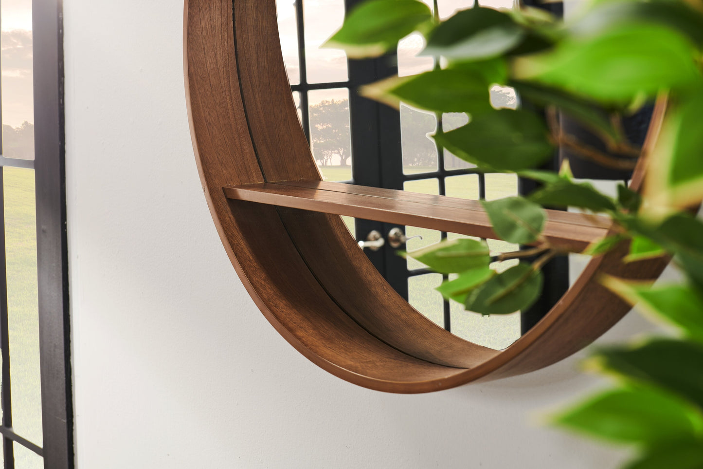 Round Mirror with Shelf - 32" x 32" | Miroir rond avec tablette - 32 po x 32 po | 32SHLGMR